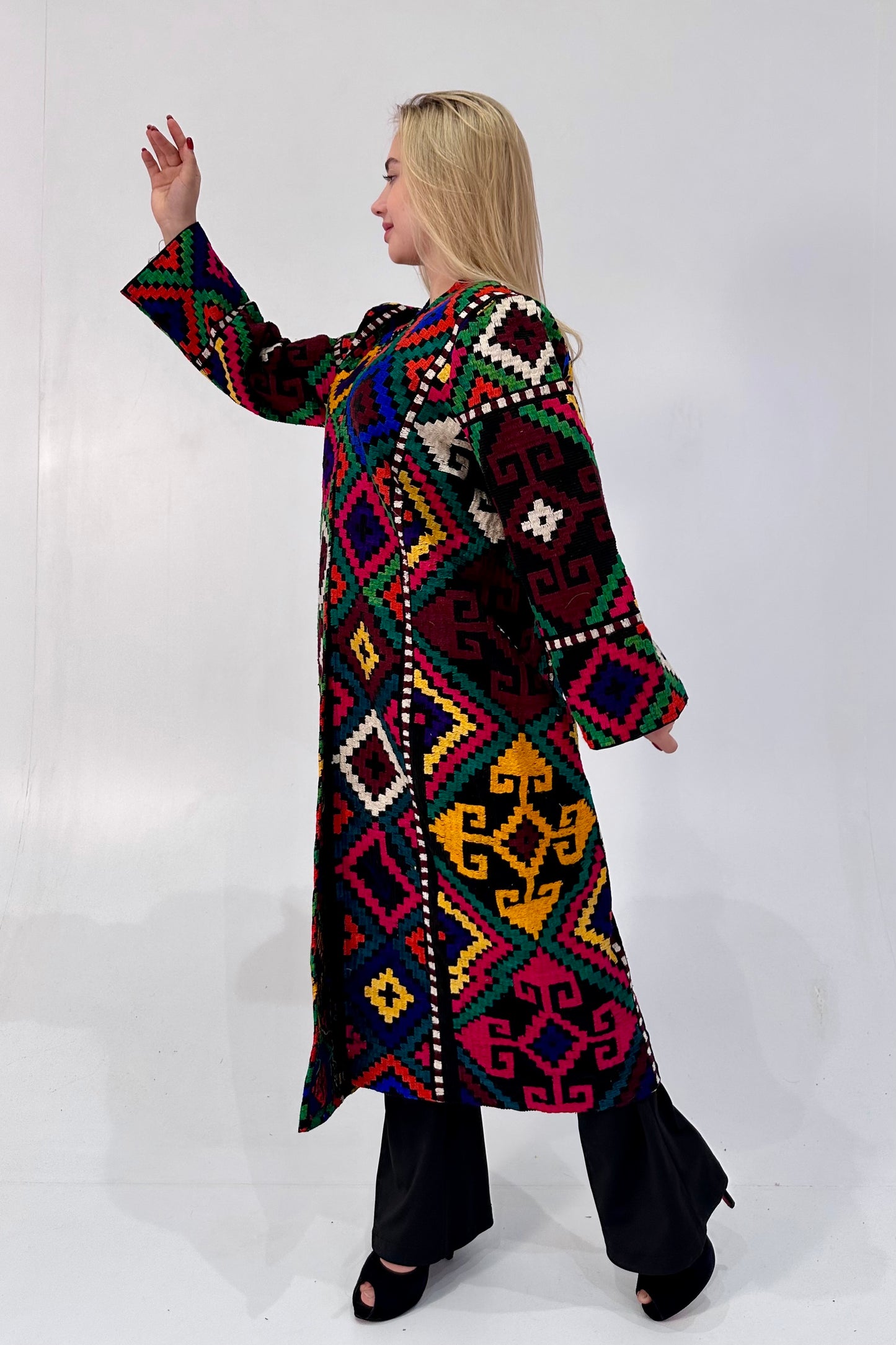 Handmade Upcycled Uzbek Suzani Embroidery Chapan Coat/Robe/Kaftan/Kimono Vintage