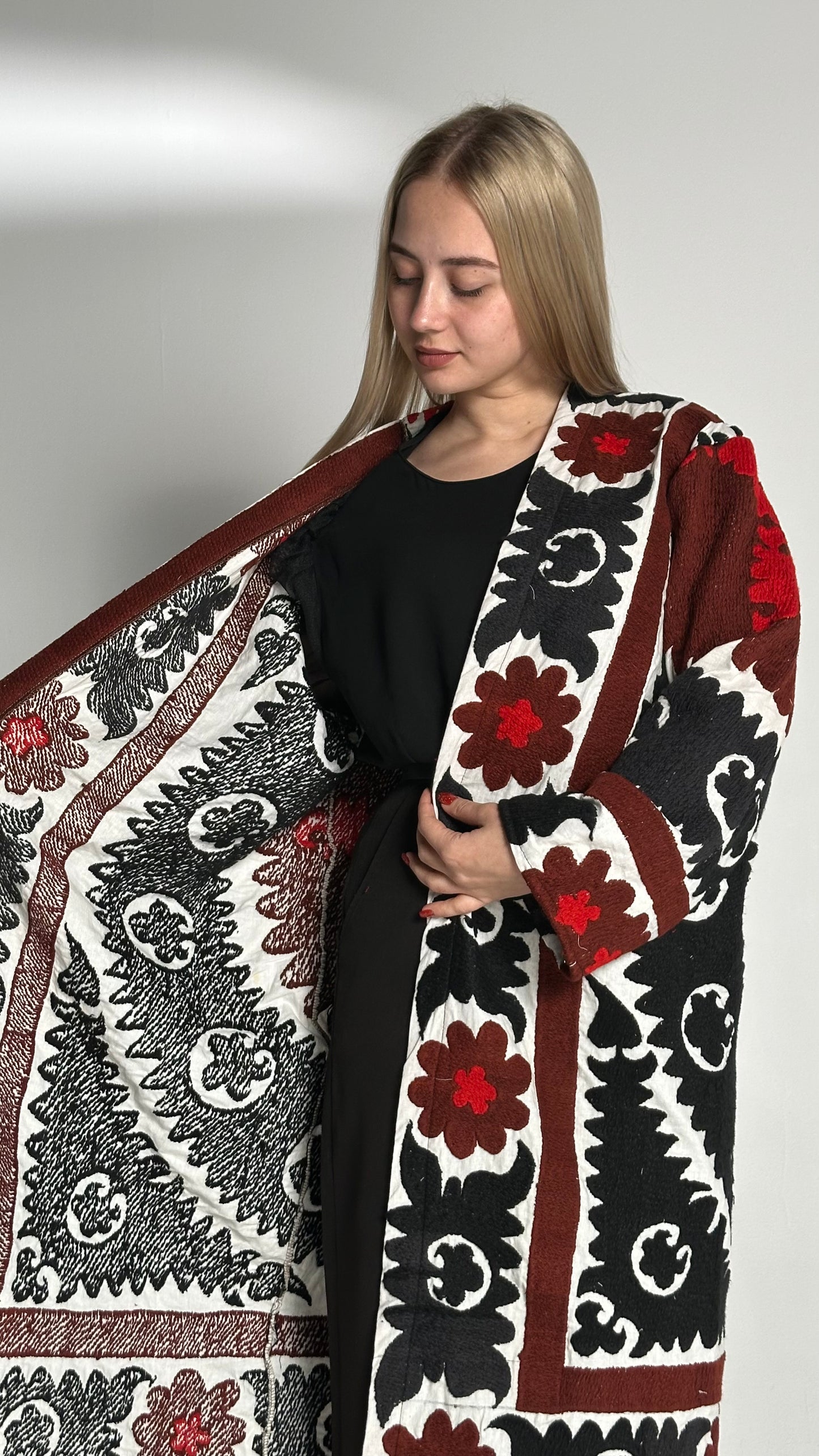 Handmade Upcycled Uzbek Suzani Embroidery Chapan Coat/Robe/Kaftan/Kimono Vintage