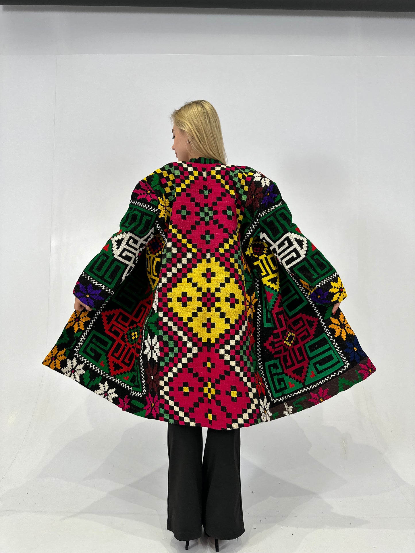 Handmade Upcycled Uzbek Suzani Embroidery Chapan Coat/Robe/Kaftan/Kimono Vintage