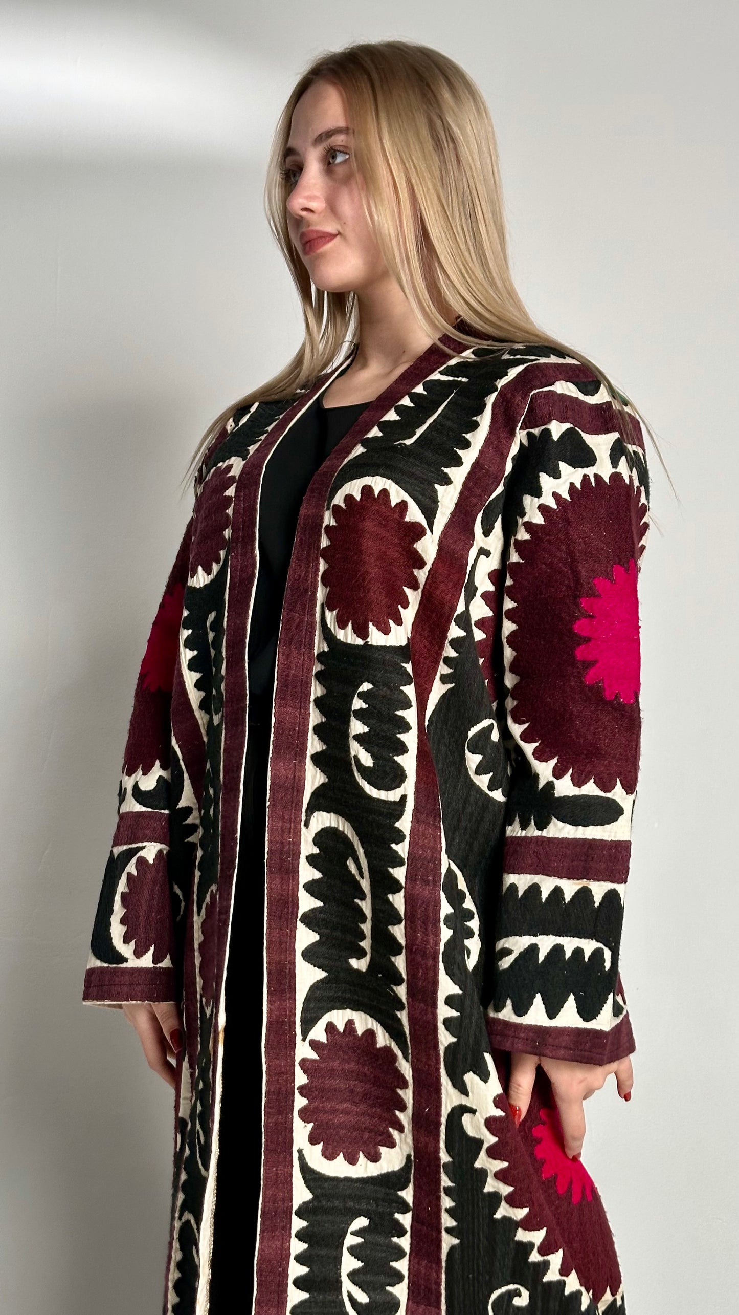 Handmade Upcycled Uzbek Suzani Embroidery Chapan Coat/Robe/Kaftan/Kimono Vintage