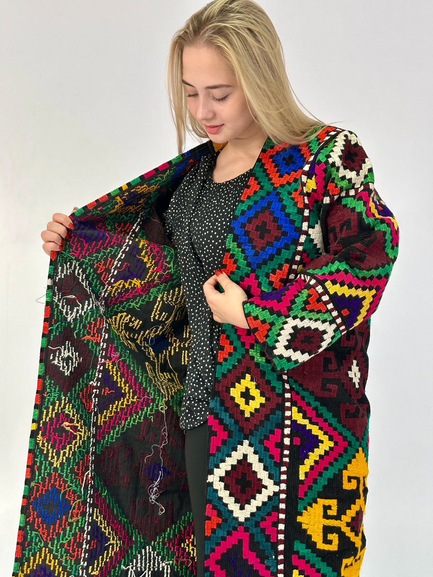 Handmade Upcycled Uzbek Suzani Embroidery Chapan Coat/Robe/Kaftan/Kimono Vintage