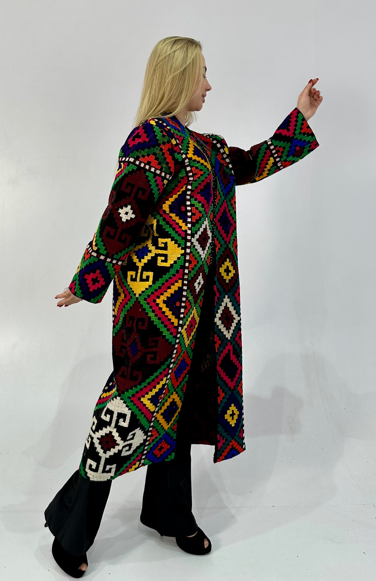 Handmade Upcycled Uzbek Suzani Embroidery Chapan Coat/Robe/Kaftan/Kimono Vintage