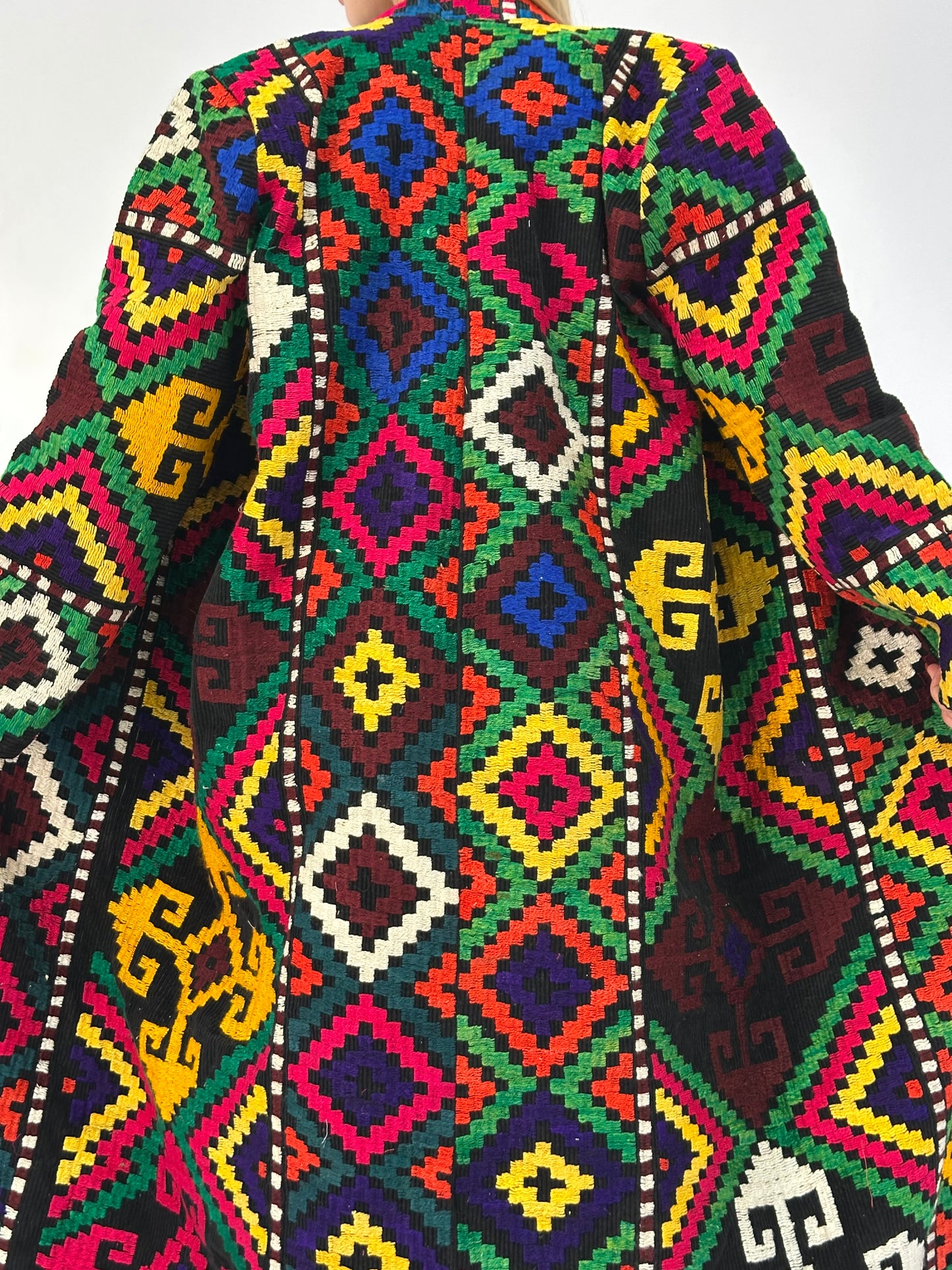 Handmade Upcycled Uzbek Suzani Embroidery Chapan Coat/Robe/Kaftan/Kimono Vintage