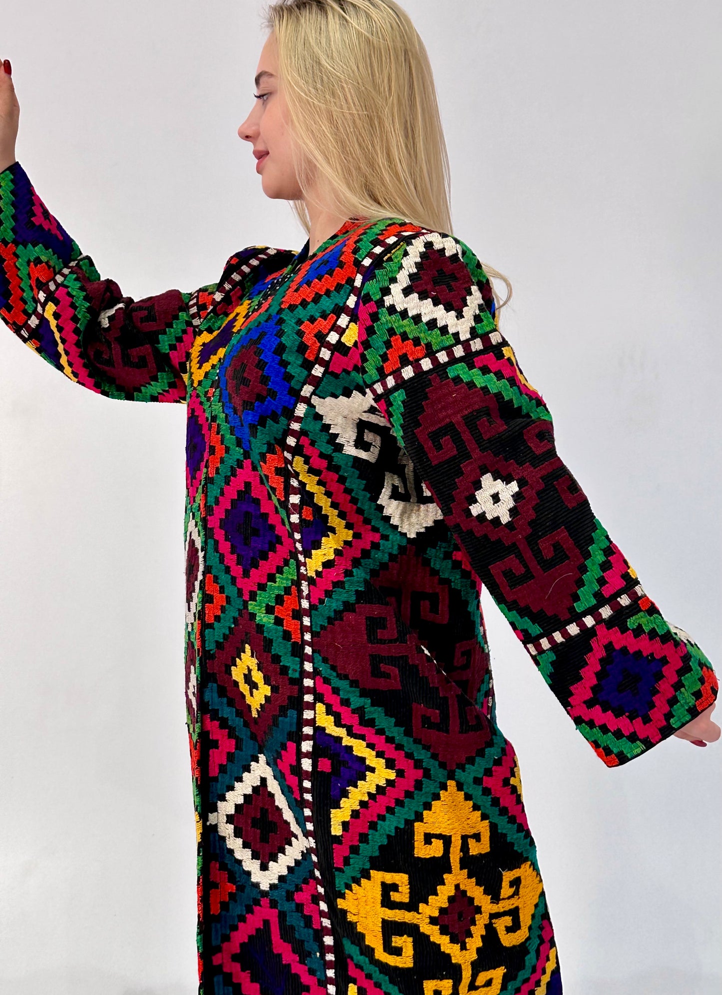Handmade Upcycled Uzbek Suzani Embroidery Chapan Coat/Robe/Kaftan/Kimono Vintage