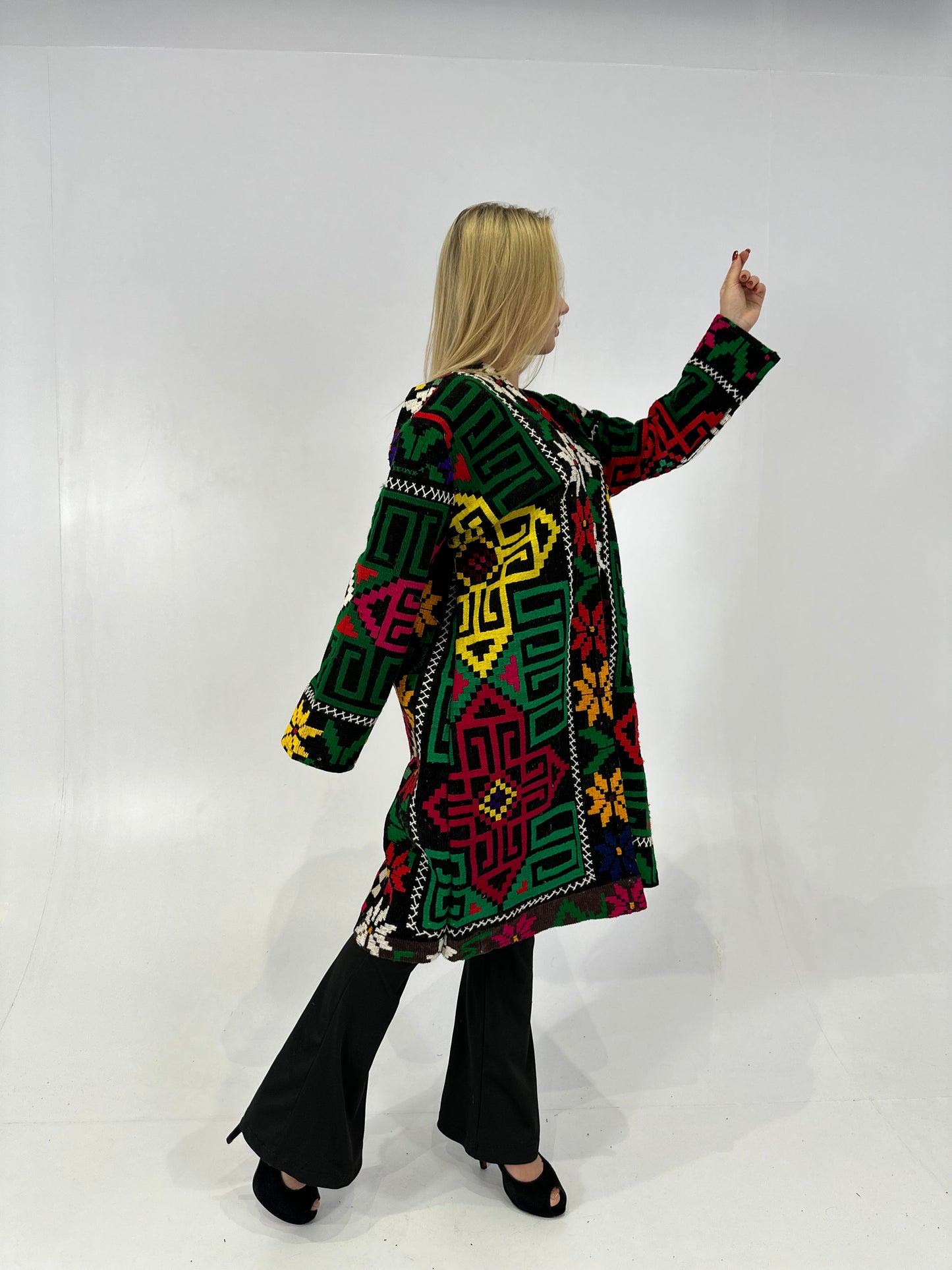 Handmade Upcycled Uzbek Suzani Embroidery Chapan Coat/Robe/Kaftan/Kimono Vintage