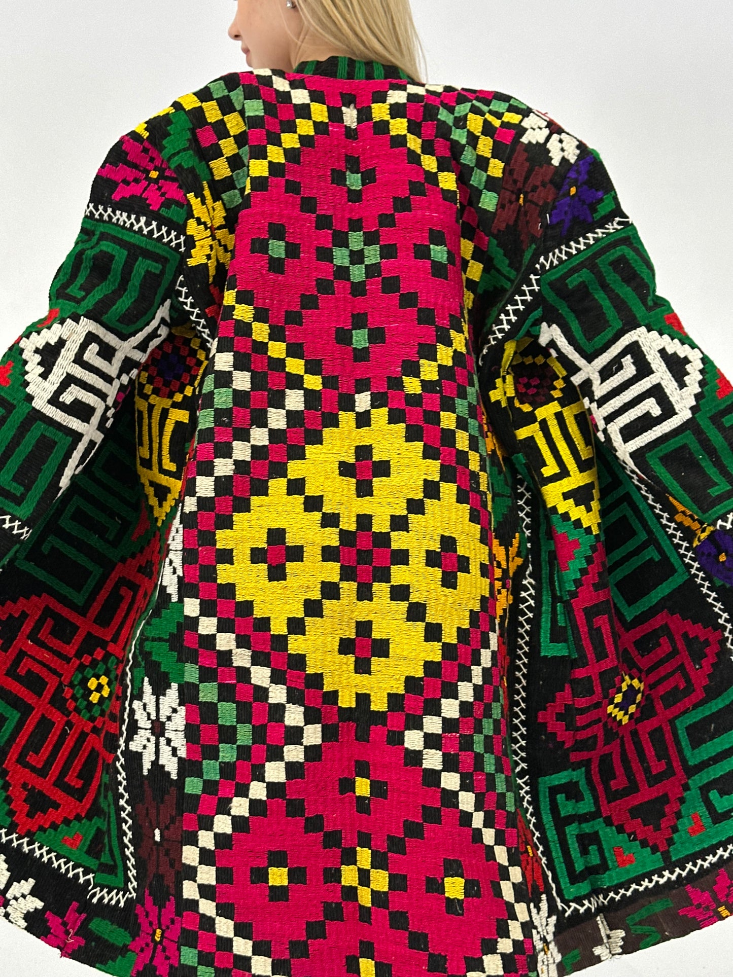 Handmade Upcycled Uzbek Suzani Embroidery Chapan Coat/Robe/Kaftan/Kimono Vintage