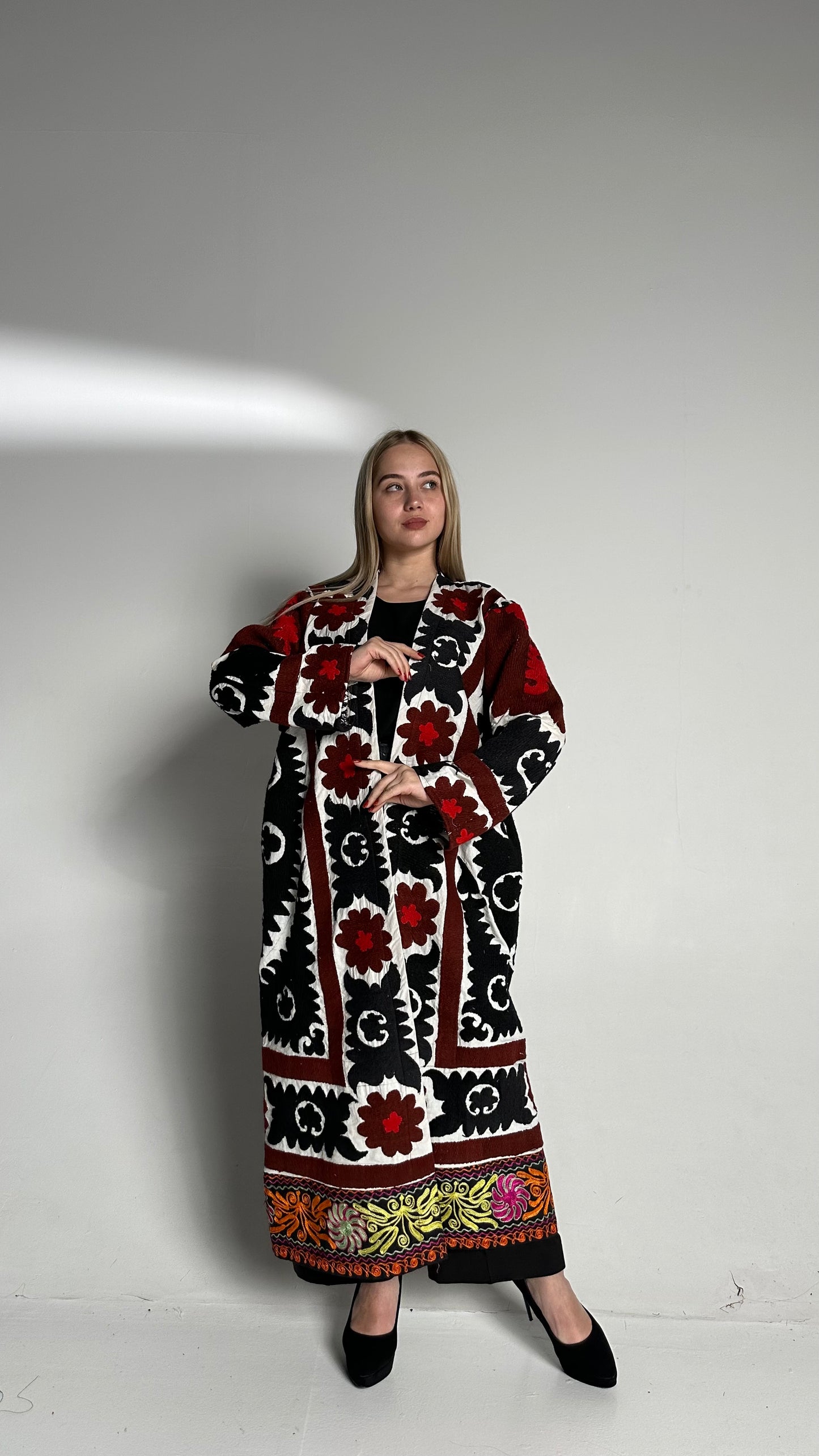 Handmade Upcycled Uzbek Suzani Embroidery Chapan Coat/Robe/Kaftan/Kimono Vintage