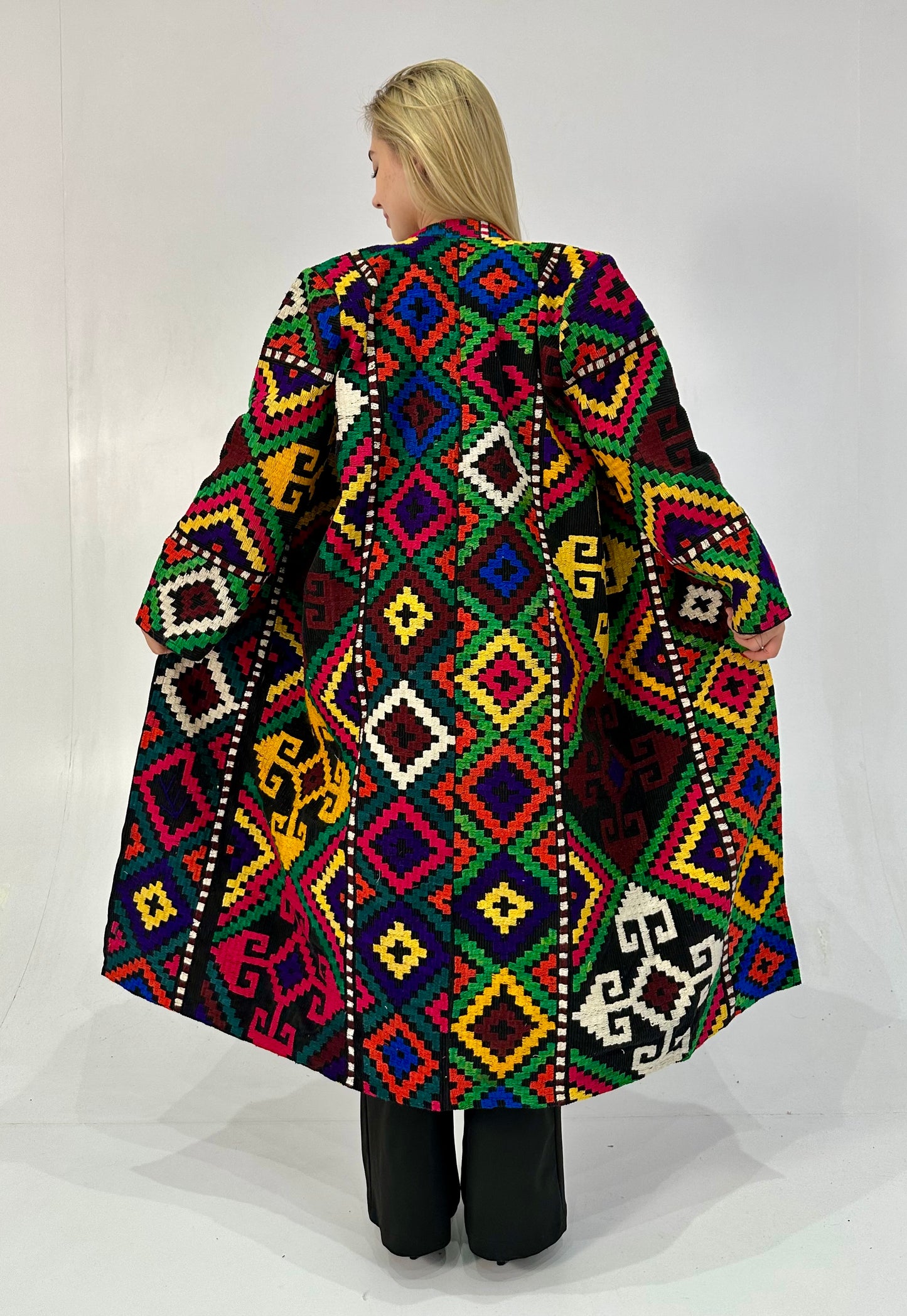 Handmade Upcycled Uzbek Suzani Embroidery Chapan Coat/Robe/Kaftan/Kimono Vintage
