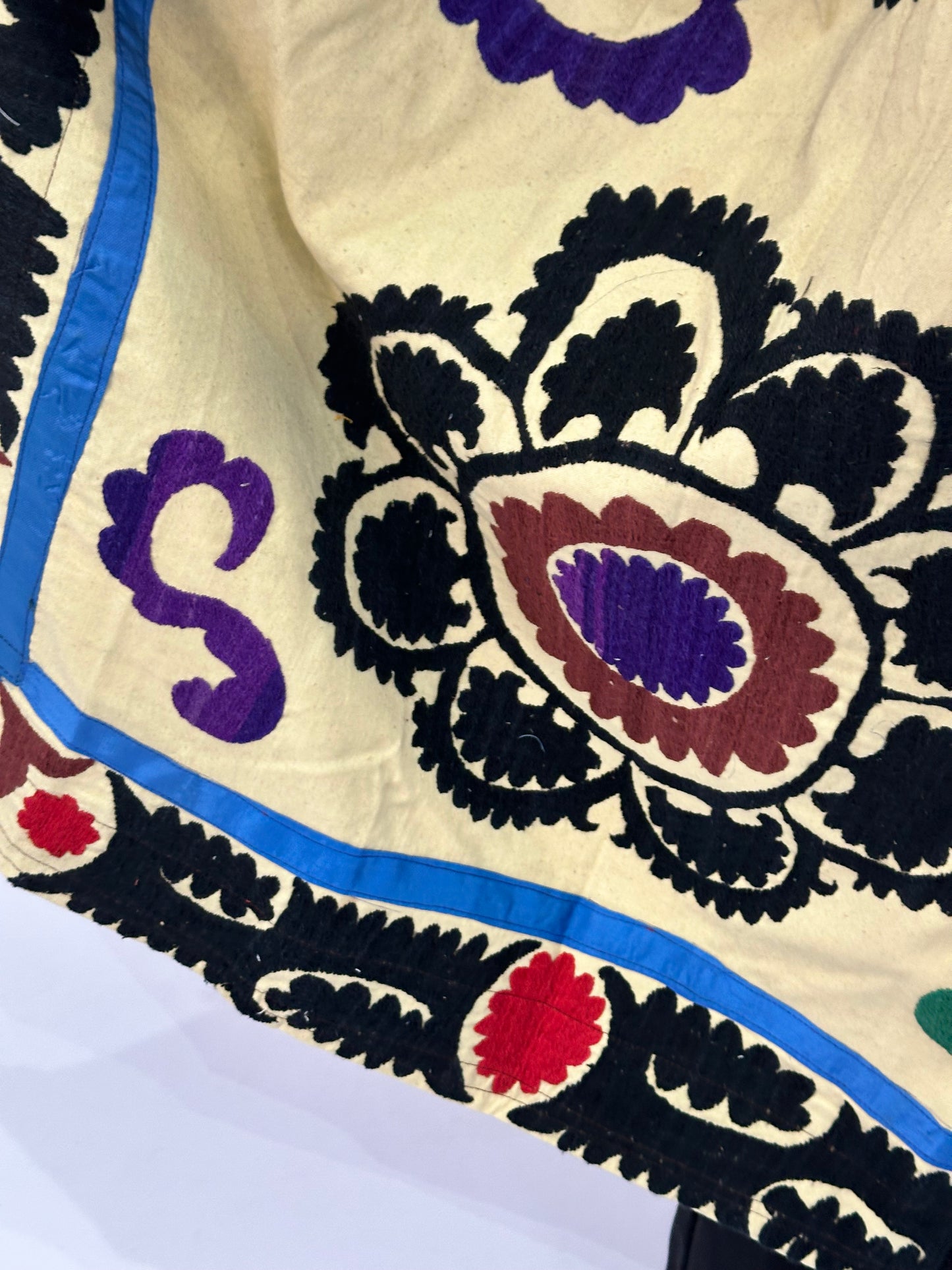 Handmade Upcycled Uzbek Suzani Embroidery Chapan Coat/Robe/Kaftan/Kimono Vintage