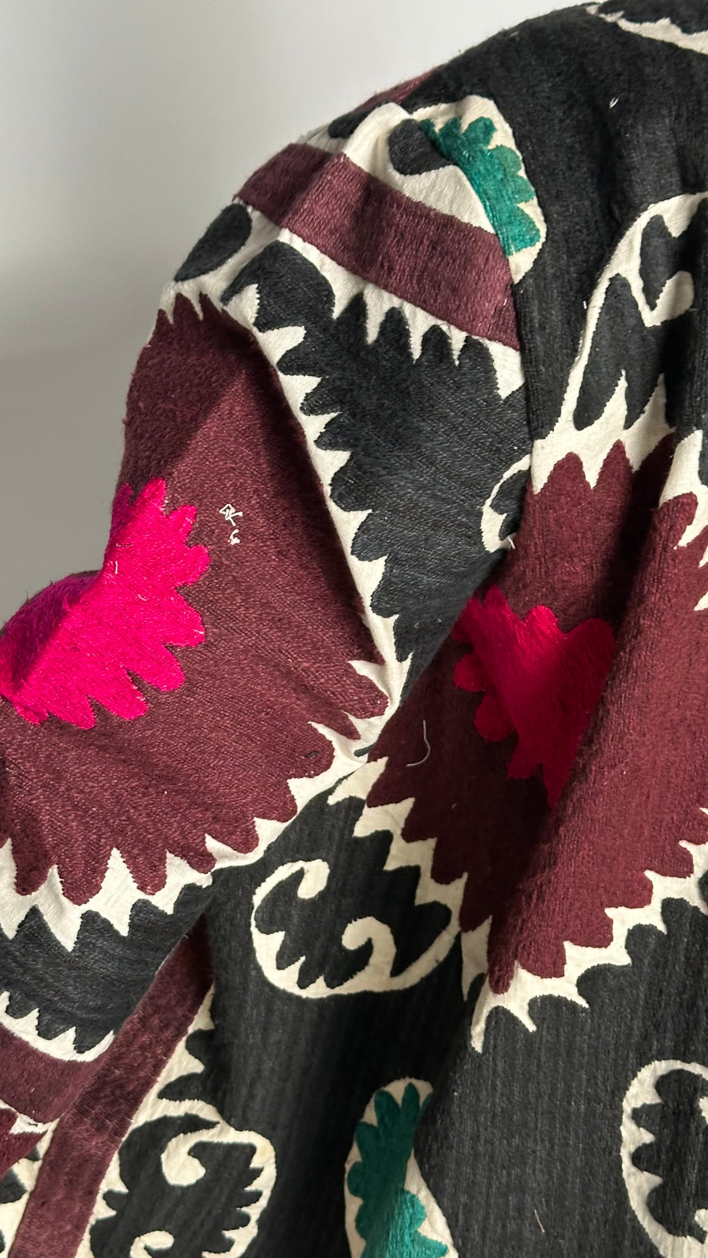 Handmade Upcycled Uzbek Suzani Embroidery Chapan Coat/Robe/Kaftan/Kimono Vintage