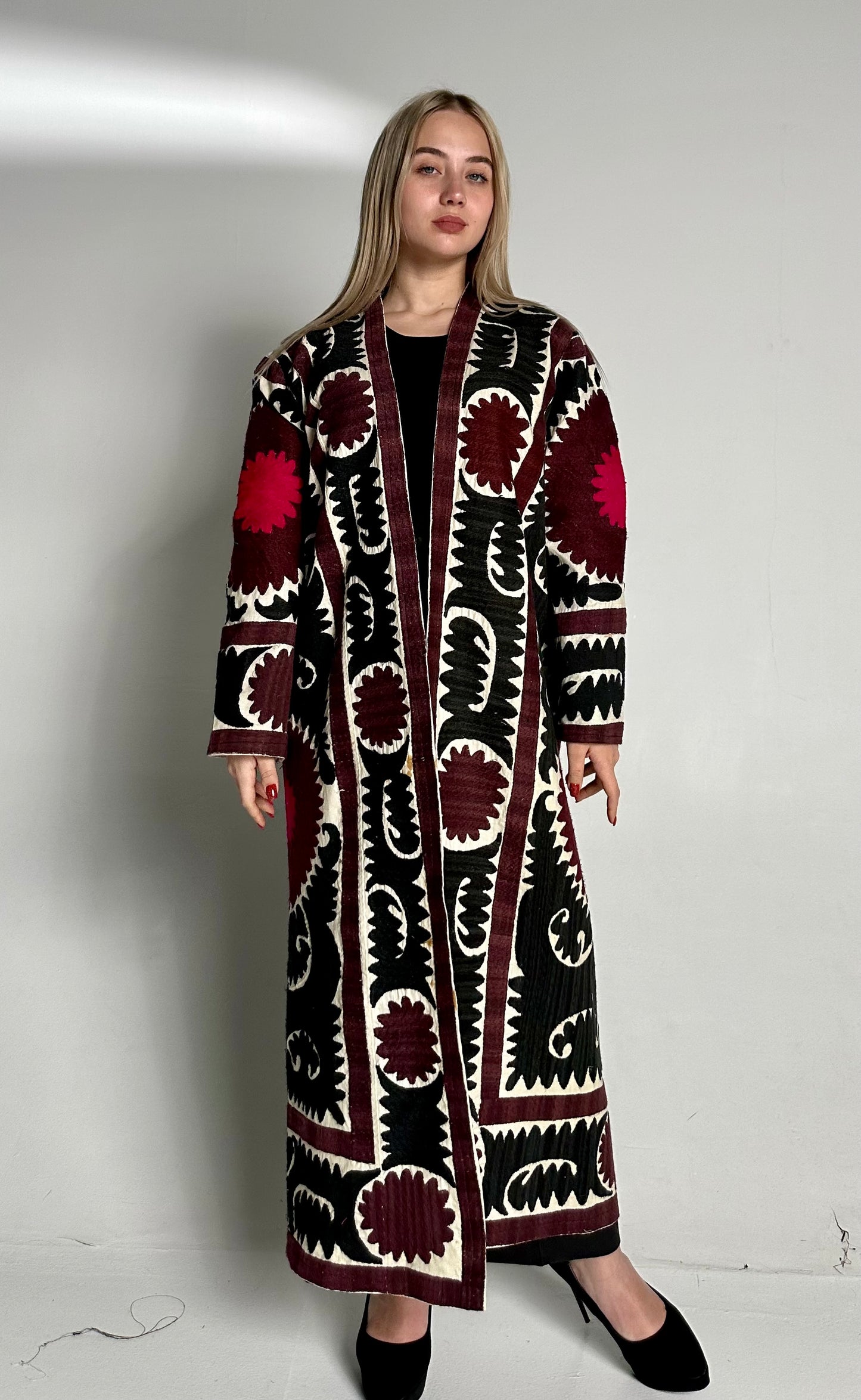 Handmade Upcycled Uzbek Suzani Embroidery Chapan Coat/Robe/Kaftan/Kimono Vintage