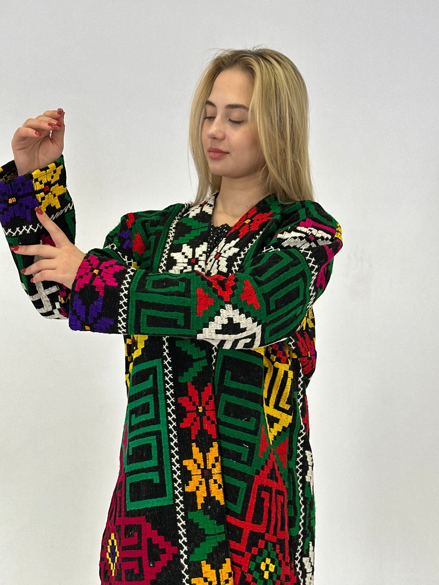 Handmade Upcycled Uzbek Suzani Embroidery Chapan Coat/Robe/Kaftan/Kimono Vintage