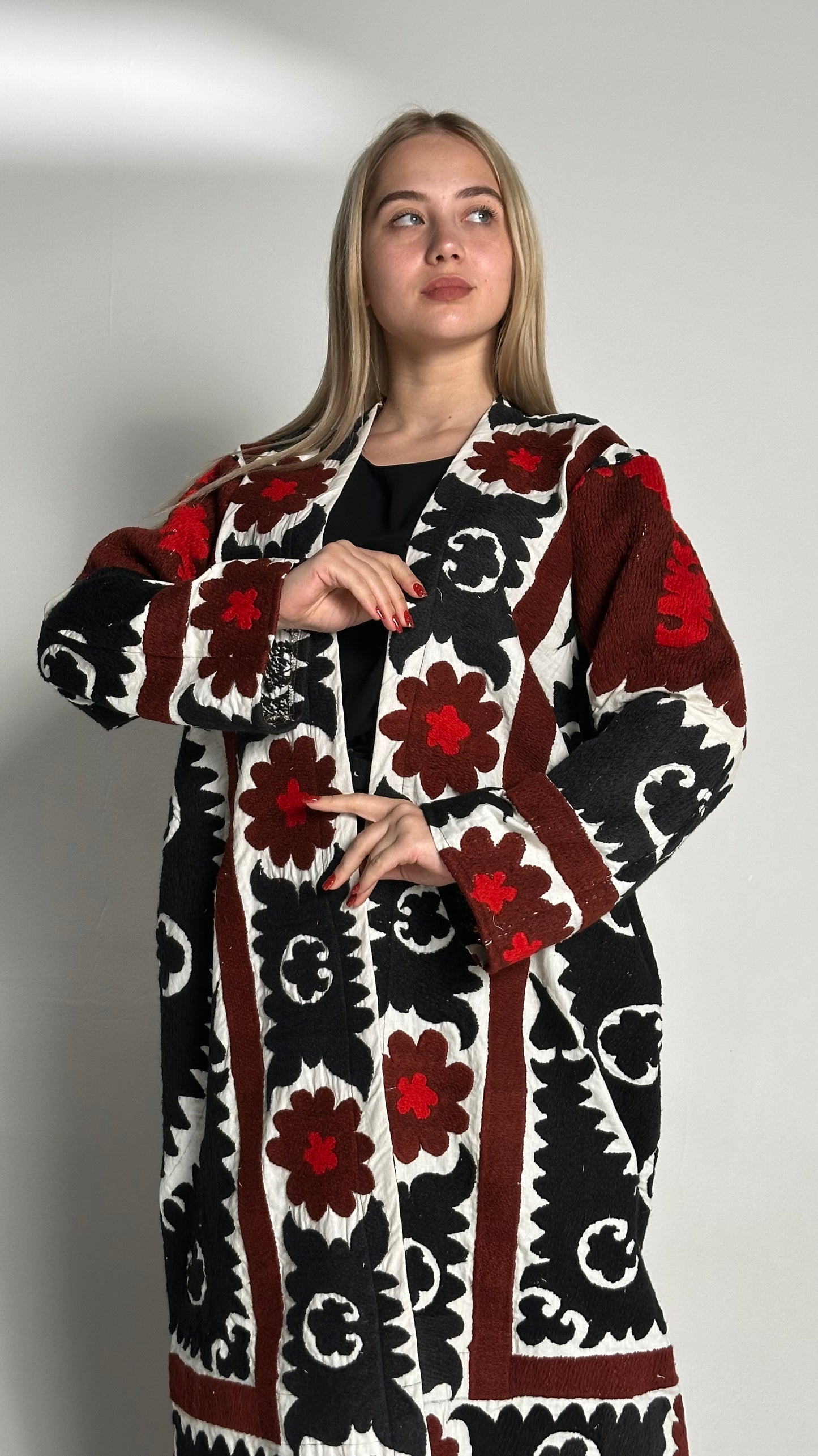 Handmade Upcycled Uzbek Suzani Embroidery Chapan Coat/Robe/Kaftan/Kimono Vintage