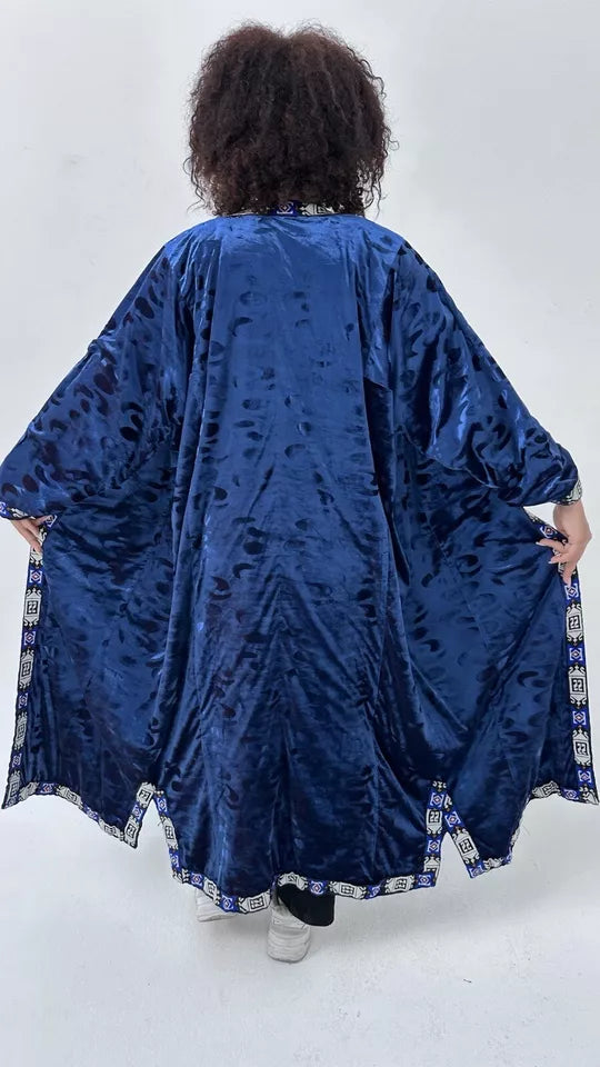 Vintage Handmade Uzbek Suzani Chapan: Upcycled Embroidered Kaftan