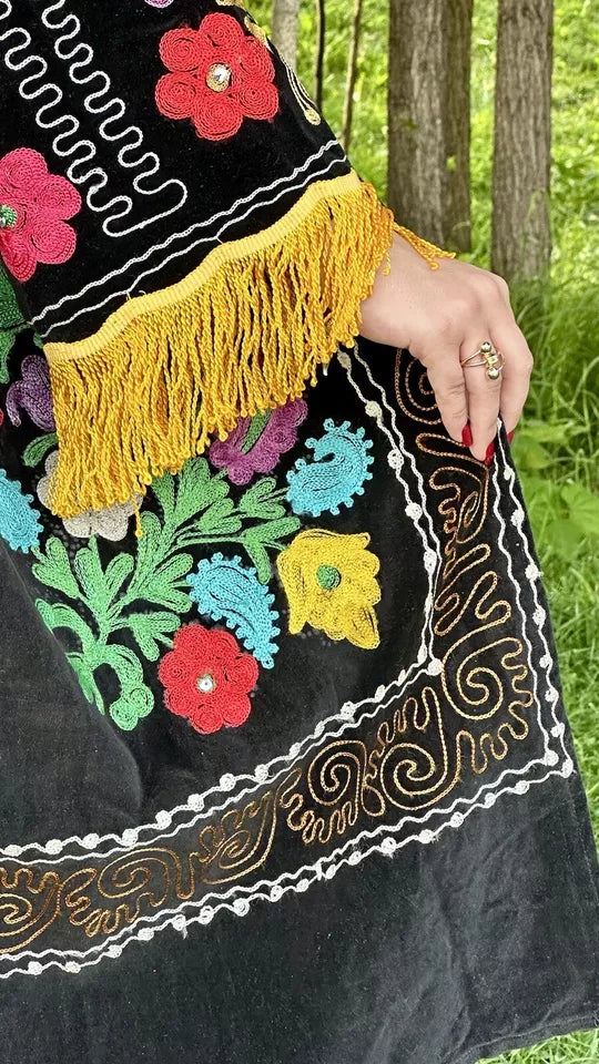 Vintage Handmade Uzbek Suzani Chapan: Upcycled Embroidered Kaftan